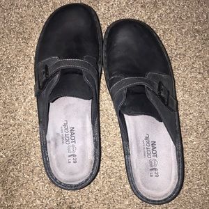 Black women clogs - size Euro 39!